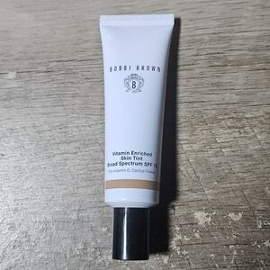 Bobbi Brown Vitamin Enriched Skin Tint SPF 15 - Golden 1 New